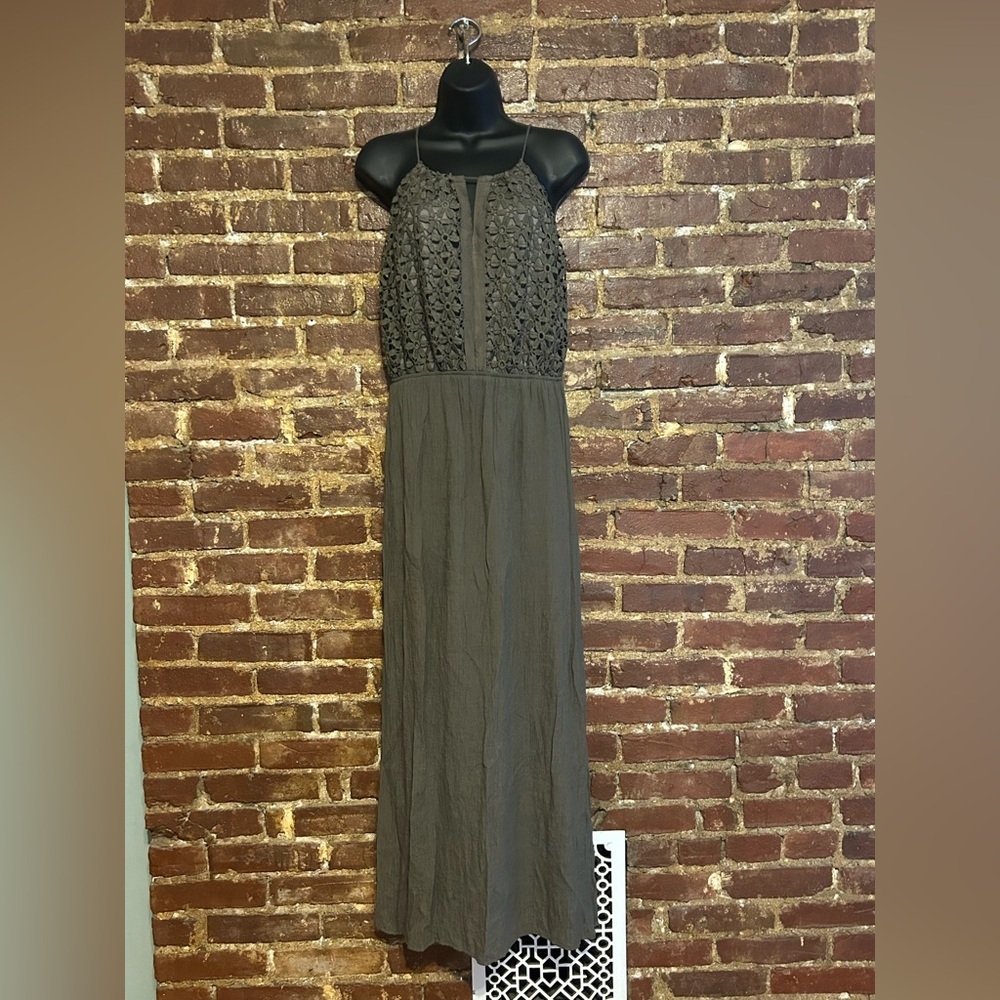 CLOTH & PEOPLE Olive Green Halter Eyelet Lace Bodice. Front Slit Crepe Maxi  MED